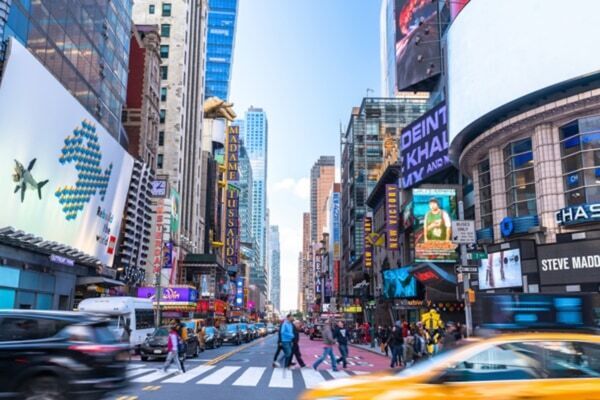 旅行のプロたちの本音。添乗員がプライベートで行きたい国ランキング、1位はどこ？