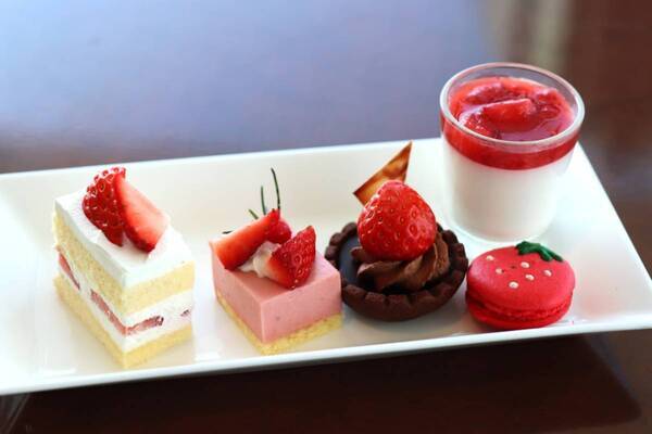 いちご尽くしのスイーツにときめきが止まらない。小田急ホテルセンチュリーサザンタワーのストロベリーアフタヌーンティー