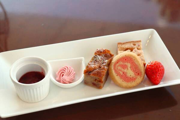 いちご尽くしのスイーツにときめきが止まらない。小田急ホテルセンチュリーサザンタワーのストロベリーアフタヌーンティー