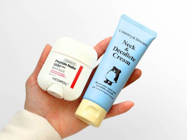 【アンダー2,500円ネックケア】首の深いシワには“たっぷり&こまめに”が鉄則！　スティックorチューブどっちが好み？