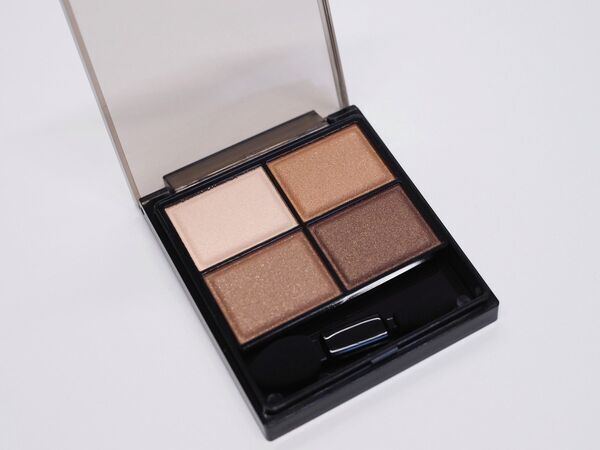 満を持してリニューアル！　発売から11年、エクセルの「スキニーリッチシャドウ」が愛されるワケ