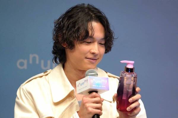 松村北斗がヘアケアブランド「anummy」のアンバサダーに就任！　パーマ髪のケアルーティーンを明かす