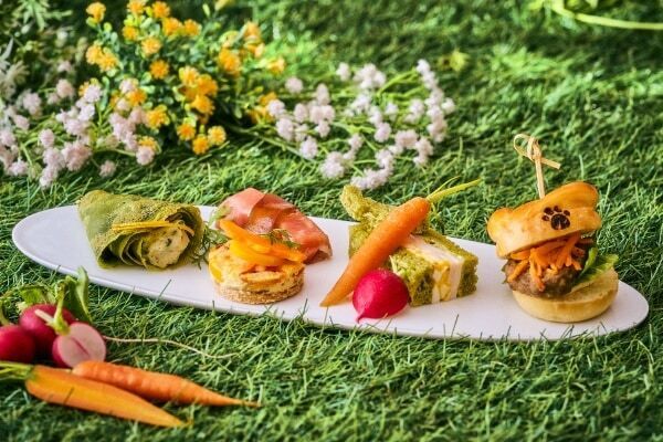新緑の庭園で遊ぶうさぎたちがスイーツに！　グランド ハイアット 東京からうさぎモチーフのアフタヌーンティーが登場