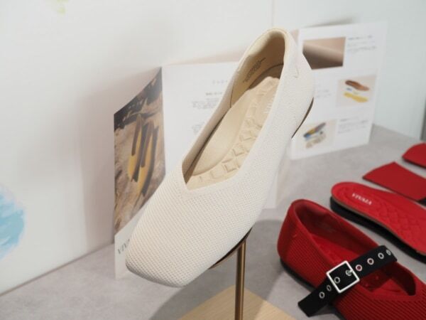 春靴は何を選ぶ？　オンオフ使える新作フラットシューズを「VIVAIA」でチェック