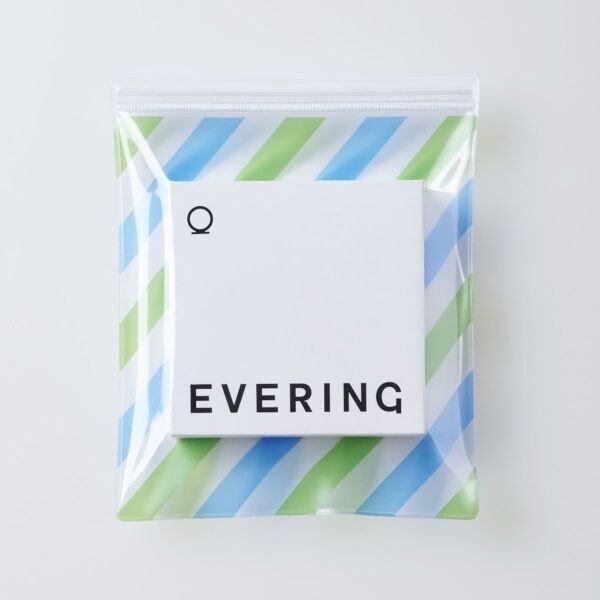 おなじみカラーがかわいい。充電不要の決済スマートリングがファミマとコラボの新色を数量限定発売