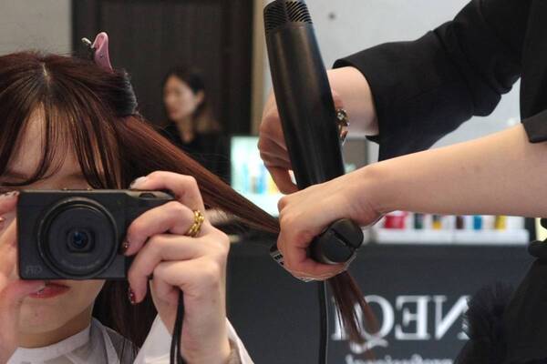 “撥水ツヤ膜”でガラスのようなツヤ髪体験!?　ドイツで話題の新ヘアケアブランド「NEQI」が日本上陸