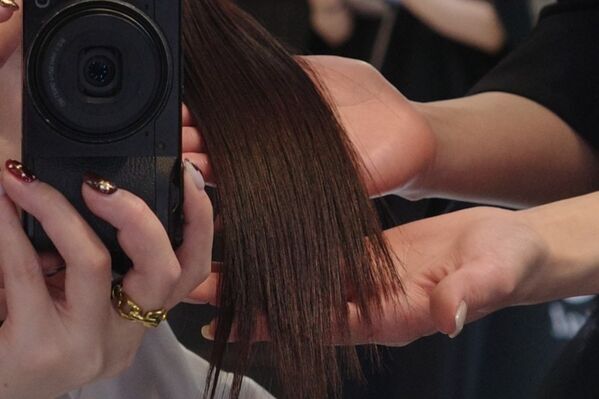 “撥水ツヤ膜”でガラスのようなツヤ髪体験!?　ドイツで話題の新ヘアケアブランド「NEQI」が日本上陸