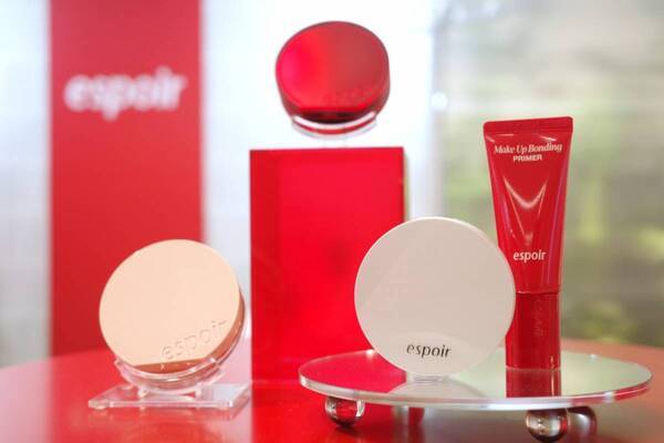 韓国コスメ「espoir」新アイテムが発売開始！　セミツヤ仕上げのクッションファンデに注目