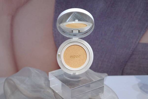 韓国コスメ「espoir」新アイテムが発売開始！　セミツヤ仕上げのクッションファンデに注目