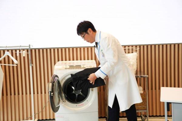 “洗濯のプロ”ライオンとの共同開発で誕生。自宅で“本気で洗える”新ウォッシャブルスーツがすごかった