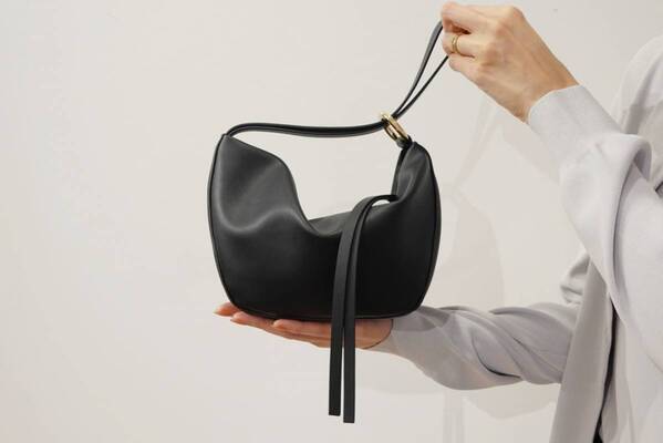 トレンドも着心地も妥協しない。PLST春夏新作で作るきれいめ通勤コーデ4選