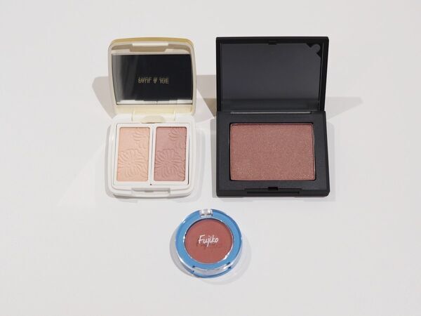 2026年の春コスメはどれを買う？　コスメオタク二人が大注目の春新作リップ&フェイスカラー31選