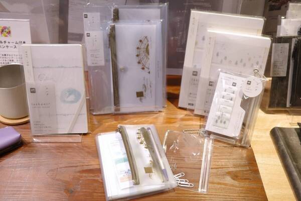 レトロな雰囲気漂うシールからアイデア文具まで！　ロフト「文フェス2026SPRING」注目12アイテム