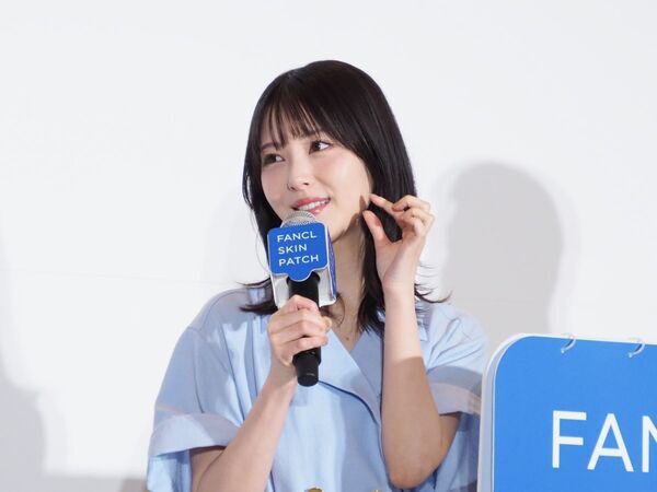 浜辺美波とMrs. GREEN APPLEが肌解析に挑戦！　イメージキャラクターを務める「FANCL SKIN PATCH」とは？