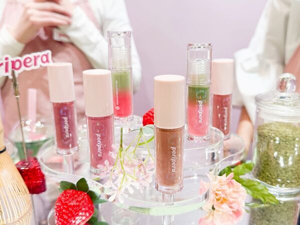 プラザのバイヤーがおすすめする春夏コスメ14選！　展示会で見つけた注目アイテムは？