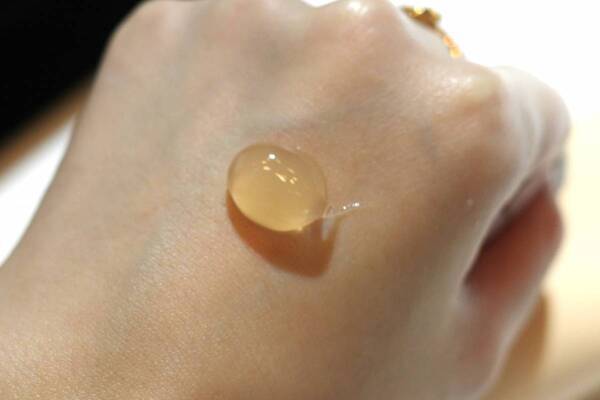 角栓だけではなく“謎のぷつぷつ＝毛山”までケアできる!?　エストのジェル洗顔がパワーアップ