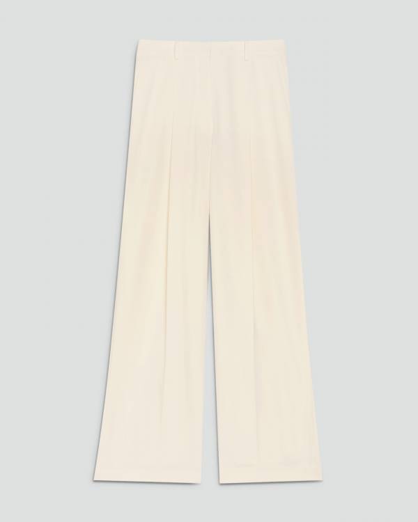 快適な着心地と美シルエット。Theory春新作の「名品アイテム5選」