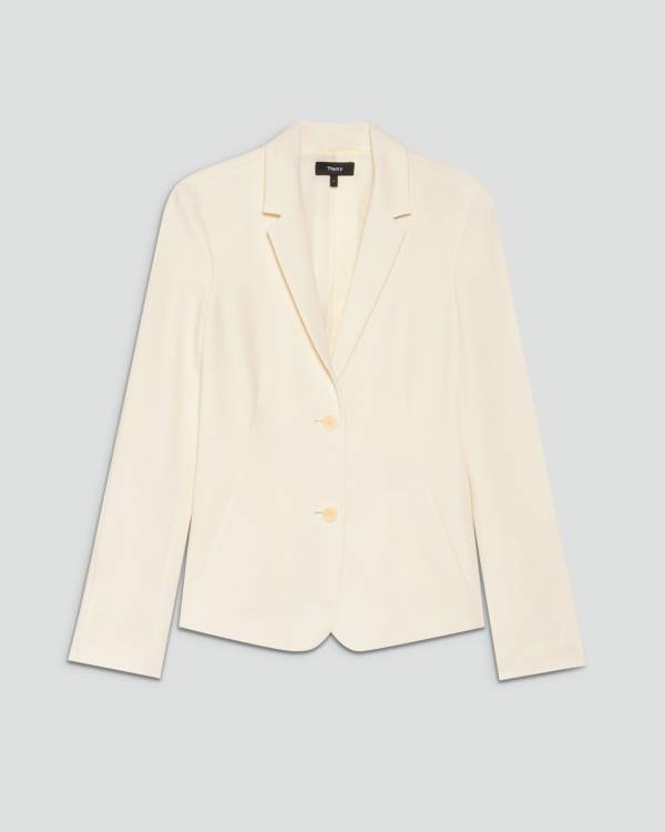 快適な着心地と美シルエット。Theory春新作の「名品アイテム5選」