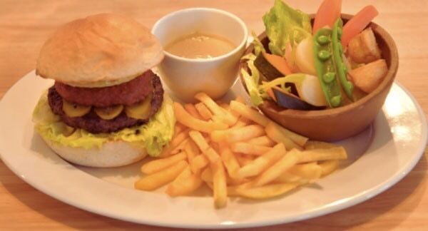 山梨県・小菅村にクラフトビールを楽しむ体験型ブルワリー施設がオープン