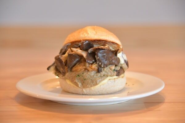 山梨県・小菅村にクラフトビールを楽しむ体験型ブルワリー施設がオープン