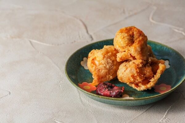 横浜・関内にオープン。創業112年の鶏肉専門店「梅や」が24年ぶりの居酒屋業態