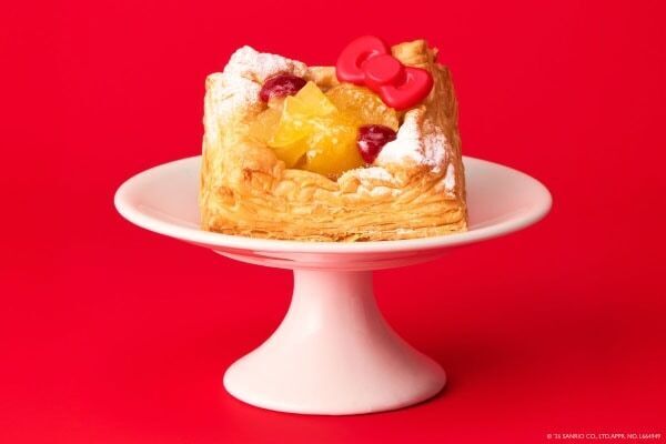 10周年記念。RINGO×ハローキティのコラボ第2弾にバッグやポーチの限定セットが登場