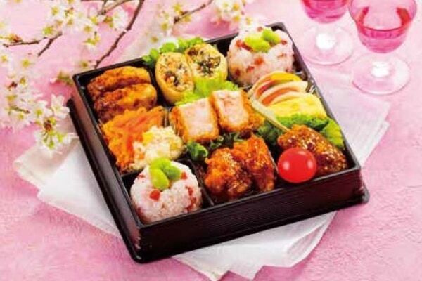 お花見や春の集いにぴったり。西武池袋本店でワンハンド惣菜や豪華弁当などお花見グルメ登場
