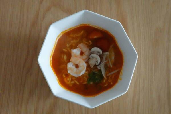 ストレス吹き飛ぶ旨辛さ。お疲れ女子にすすめたい日清の新作「辛ミョン」