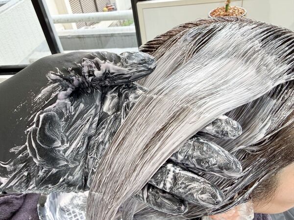 春は透明感を高めたい！　即、垢抜けをかなえる今っぽヘアカラー選びのコツ