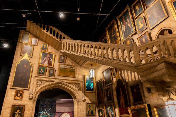 ハリポタ好きライターが解説！　“組分け帽子”も体感できる、スタジオツアー東京で『ハリー・ポッターと賢者の石』特別企画がスタート