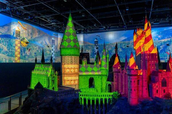 ハリポタ好きライターが解説！　“組分け帽子”も体感できる、スタジオツアー東京で『ハリー・ポッターと賢者の石』特別企画がスタート