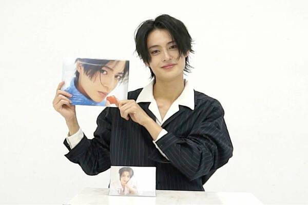 話題の俳優・冬野心央の“意外な素顔”に迫る。初カレンダーで魅せた新境地と撮影の裏側【動画あり】