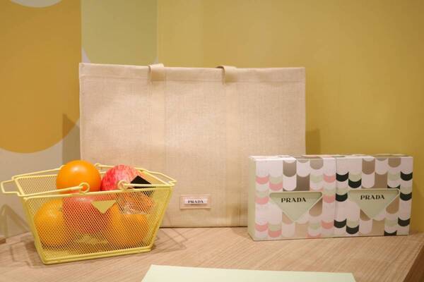 春ギフト探しにおすすめ！　プラダ ビューティが表参道ヒルズで“マーケット”イメージの期間限定ポップアップ開催中