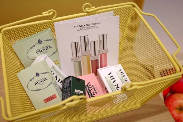 春ギフト探しにおすすめ！　プラダ ビューティが表参道ヒルズで“マーケット”イメージの期間限定ポップアップ開催中