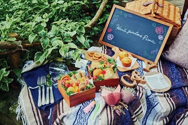 神戸布引ハーブ園で山桜が見ごろ！　1日10組限定でおしゃピクセットのレンタルも開催中