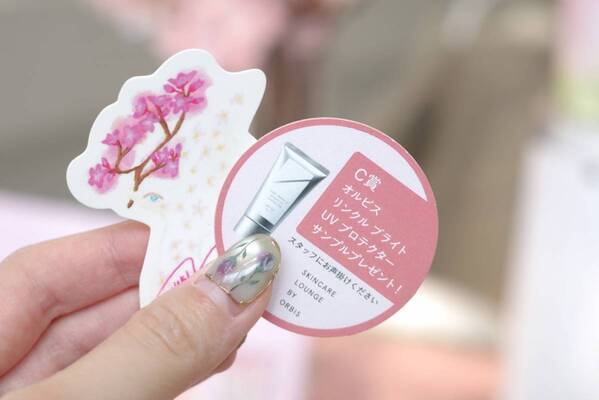 桜杏仁風味の限定ドリンクも！　オルビス表参道旗艦店で桜×アートイベント第二弾開催中