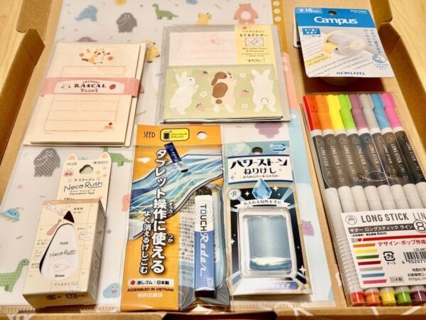 何が届くかはお楽しみ！　文具のプロがセレクトした、毎月届く「シールのサブスク」登場