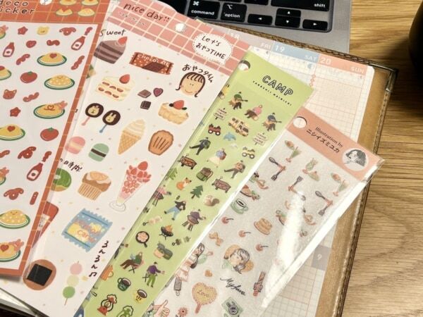 何が届くかはお楽しみ！　文具のプロがセレクトした、毎月届く「シールのサブスク」登場