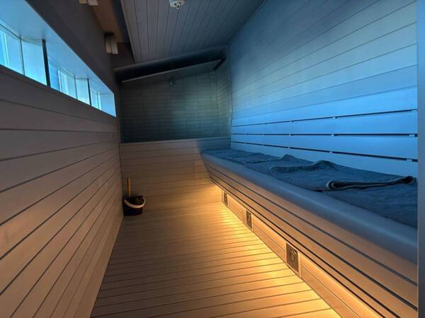 都内でこの開放感!?　駅直結＆手ぶらで行ける新感覚サウナ・高輪SAUNASの魅力