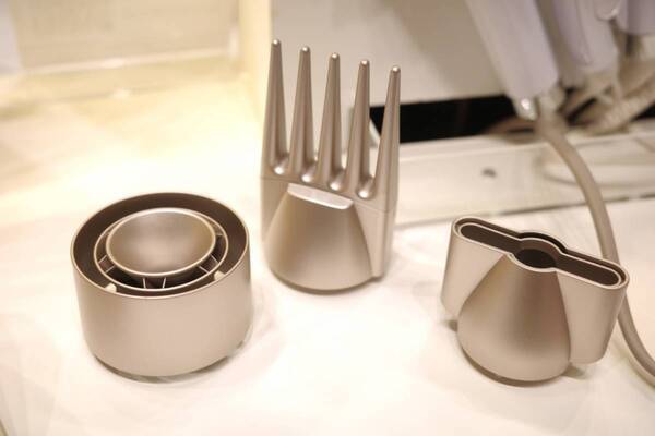 速乾×美ツヤで、乾かす時間が髪のご褒美に。KINUJOからプレミアムラインのドライヤーが登場！