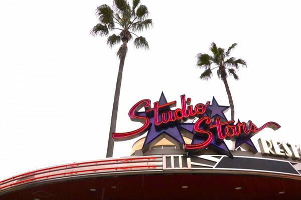 サーティーワンとチュリトスがまさかのコラボ!?　25周年のUSJで絶対食べたい“本気パロ”食べ歩きフード＆レストランのリニューアルメニューを紹介