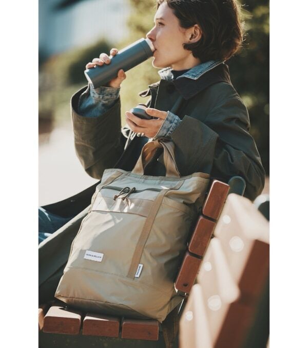 DEAN & DELUCAとBRIEFINGがコラボ。機能美と携帯性を備えた”WAYバックパックが誕生