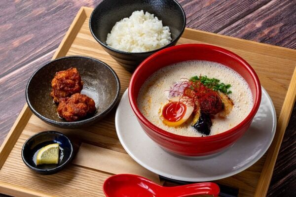 女性に寄り添う一杯を。“ふわっ”“あわっ”と広がる、泡立つ鶏白湯スープが魅力のラーメン店「白鶏舎」が初の単独店をオープン