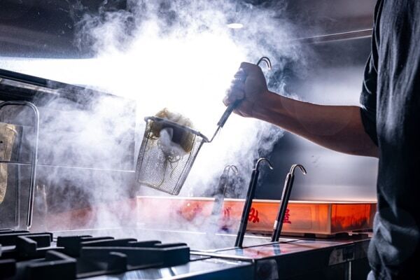 女性に寄り添う一杯を。“ふわっ”“あわっ”と広がる、泡立つ鶏白湯スープが魅力のラーメン店「白鶏舎」が初の単独店をオープン