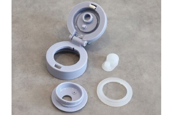 ハンドル付きで持ち運びしやすい。ボタンを押すだけのワンタッチステンレスボトル「ELTO クイックオープンボトル 625」新発売