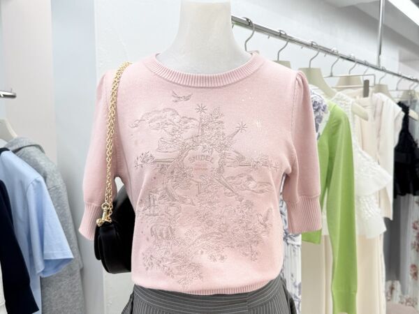 ハローキティコラボの限定アイテムやカフェも併設　SNIDELの路面店が青山にオープン