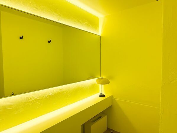 ハローキティコラボの限定アイテムやカフェも併設　SNIDELの路面店が青山にオープン