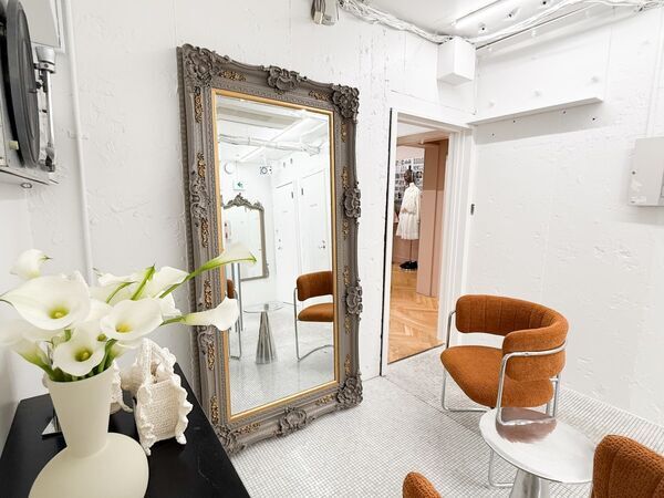 ハローキティコラボの限定アイテムやカフェも併設　SNIDELの路面店が青山にオープン