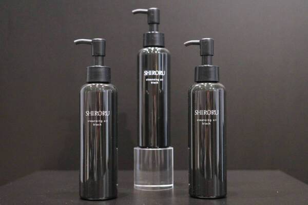 頑固な角栓も“ほぐれ落ち”!?　炭酸泡洗顔のSHIRORUからクレンジングオイルが登場。とろける感触の秘密は？