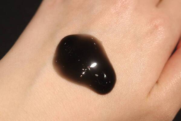 頑固な角栓も“ほぐれ落ち”!?　炭酸泡洗顔のSHIRORUからクレンジングオイルが登場。とろける感触の秘密は？